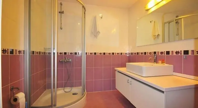 Standard Tek Büyük veya İki Ayrı Yataklı Oda