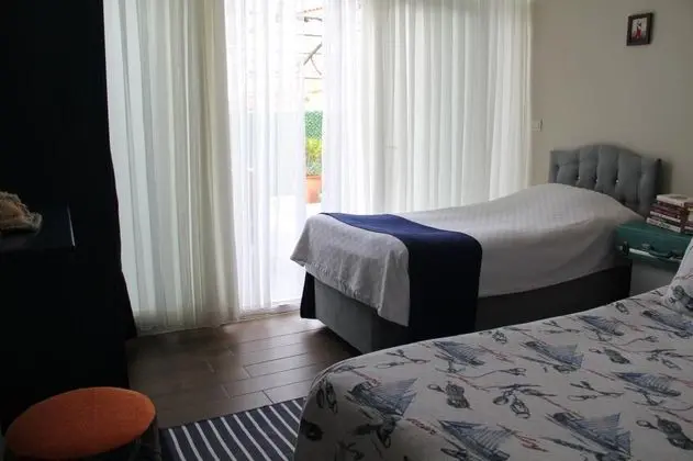 Triple, Şehir Manzaralı