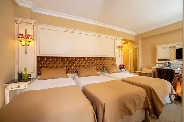 Deluxe Üç Kişilik Oda
