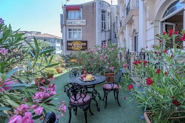 Deluxe Üç Kişilik Oda