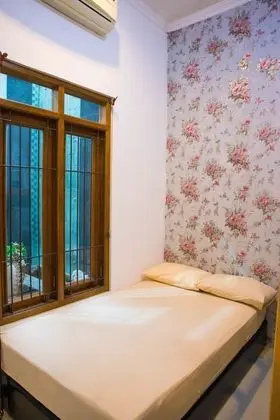 Basic Ortak Ranzalı Oda, Sadece kadınlar için
