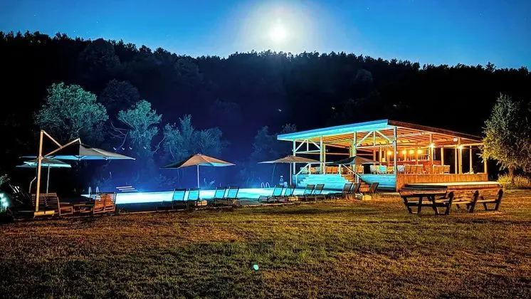 Bahçe manzaralı 1 yatak odası bungalov