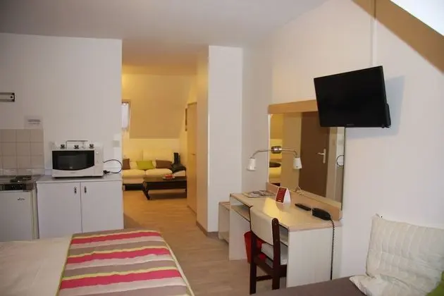 Comfort Tek Büyük Yataklı Oda