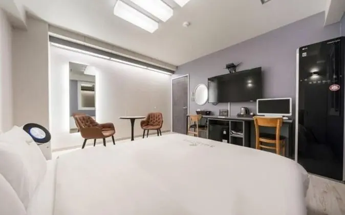 Deluxe Tek Büyük Yataklı Oda (Air Purifier Included)