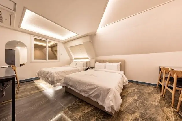 Family İki Ayrı Yataklı Oda (Styler Included)