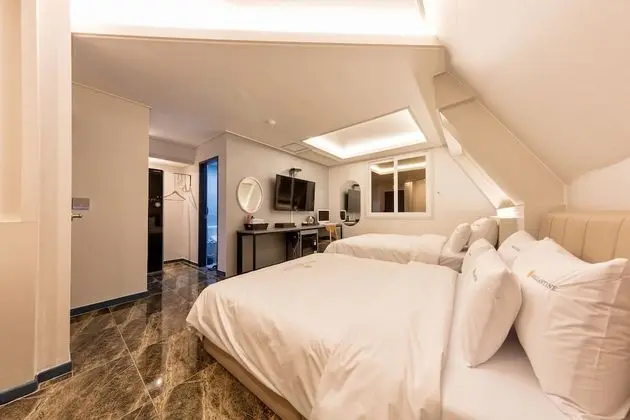 Family İki Ayrı Yataklı Oda (Styler Included)