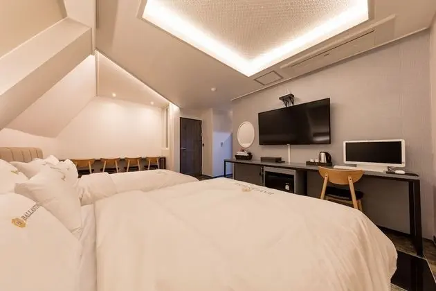 Family İki Ayrı Yataklı Oda (Styler Included)