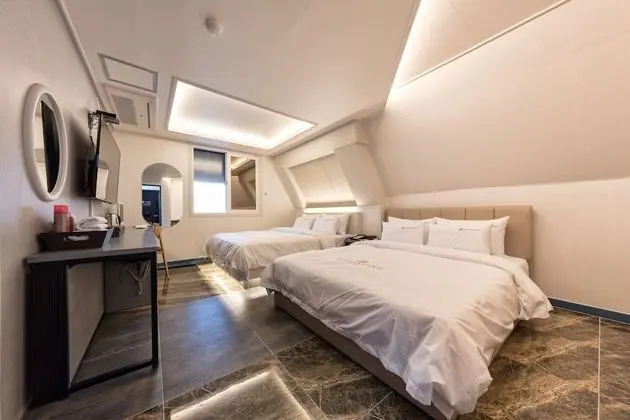 Family İki Ayrı Yataklı Oda (Styler Included)