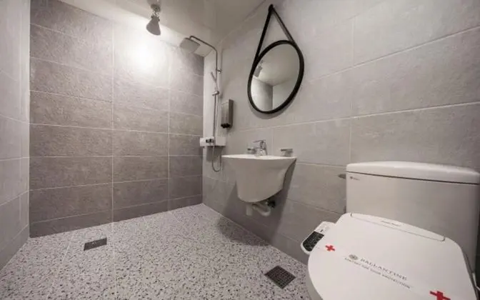 Superior Tek Büyük Yataklı Oda (Massage Chair + Styler)