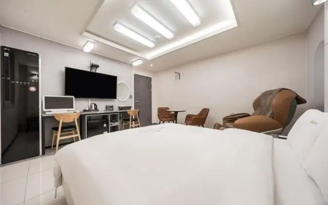 Superior Tek Büyük Yataklı Oda (Massage Chair + Styler)