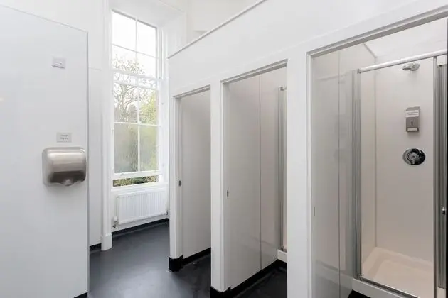 Ortak Ranzalı Oda, Karma Ranzalı Oda, Ortak Banyo