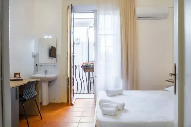 Basic Tek Büyük Yataklı Oda