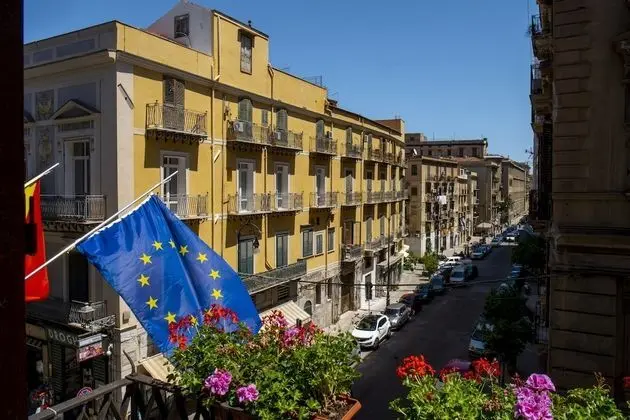 Deluxe Dört Kişilik Oda