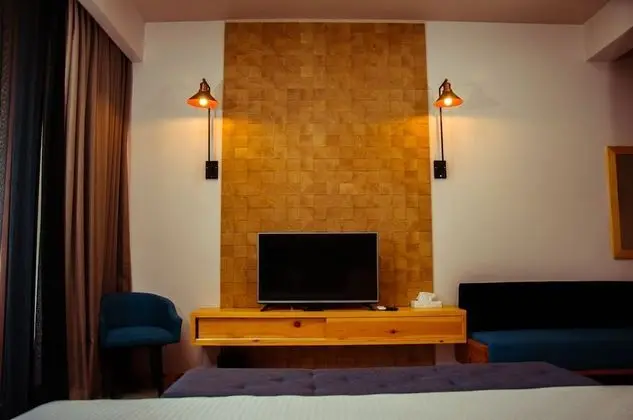 Deluxe Tek Büyük Yataklı Oda, Bahçe Manzaralı