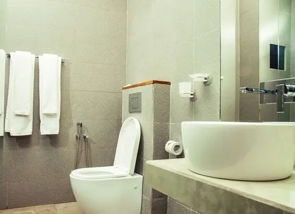 Deluxe Tek Büyük Yataklı Oda, Bahçe Manzaralı