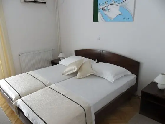 Tek Büyük veya İki Ayrı Yataklı Oda, Balkon