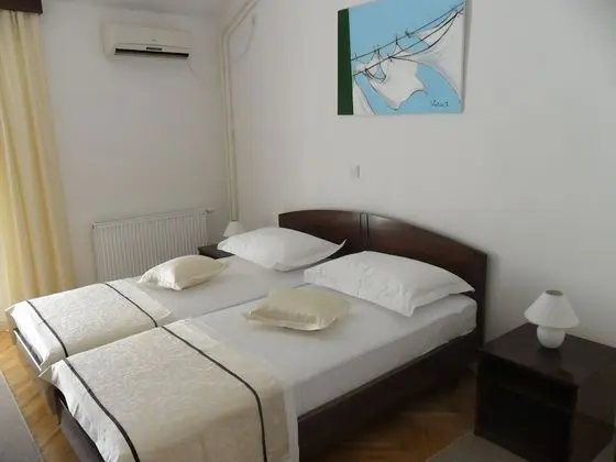 Tek Büyük veya İki Ayrı Yataklı Oda, Balkon