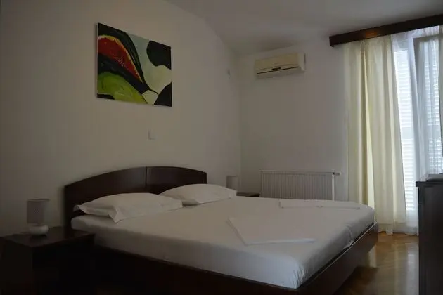 Tek Büyük veya İki Ayrı Yataklı Oda, Balkon