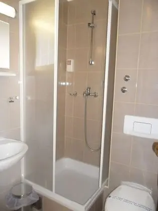 Tek Büyük veya İki Ayrı Yataklı Oda, Balkon, Deniz Manzaralı
