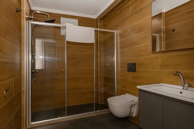 Quad Room, Havuz Manzaralı, Balkonlu