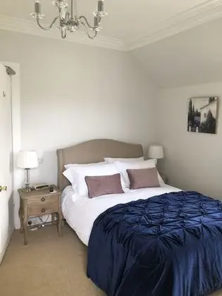Standard Tek Büyük Yataklı Oda (Room 2)