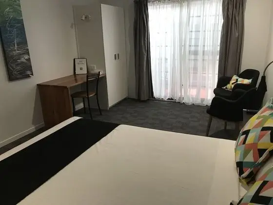 Standard Oda, 1 Büyük (Queen) Boy Yatak