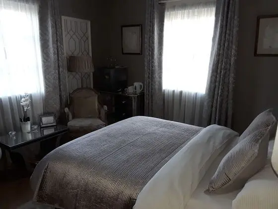 Tek Büyük Yataklı Oda, Özel Banyo (Room 2)