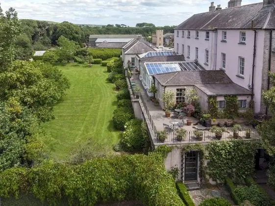 Superior Tek Büyük veya İki Ayrı Yataklı Oda