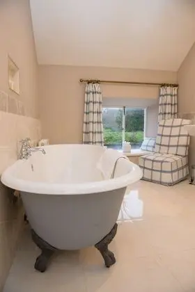 Superior Tek Büyük veya İki Ayrı Yataklı Oda