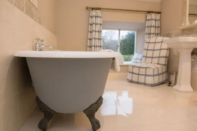 Tek Büyük veya İki Ayrı Yataklı Oda (Large)