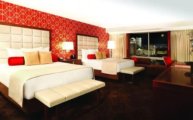 Jubilee Room 2 Queens Pool View Non-Smoking