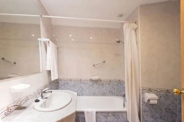 Tek Büyük Yataklı Oda (2 adults + 1 child)