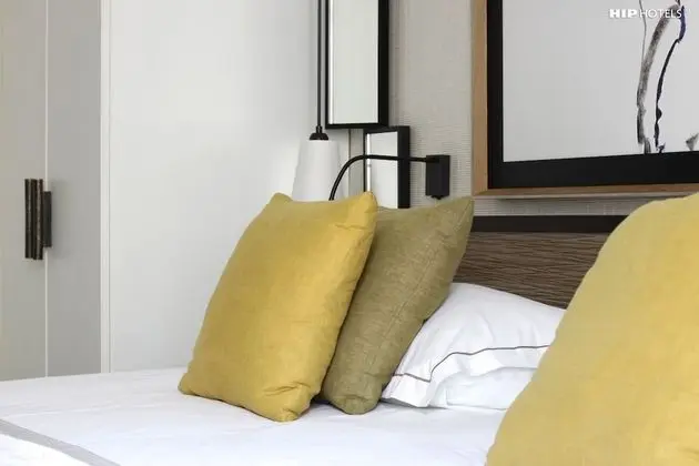 Classic Oda, 1 Büyük (Queen) Boy Yatak