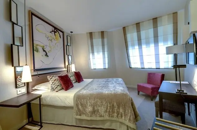 Superior Tek Büyük veya İki Ayrı Yataklı Oda