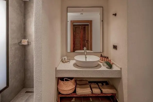 https://images.etstur.com/files/images/hotelImages/TR/217874/l/BALMY-Beach-Resort-Kemer-Oda-378522.jpg