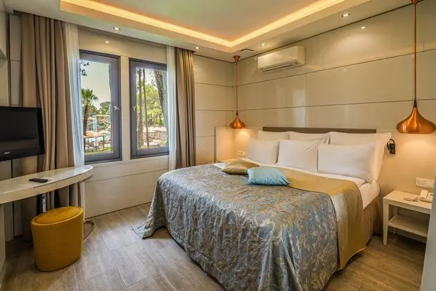 https://images.etstur.com/imgproxy/resize/2560x1440/files/images/hotelImages/etsrooms/516798/Balmy_Foresta_20250825114545_0.jpg