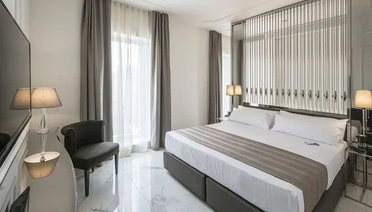 Tek Büyük Yataklı Oda (with Spa Access)