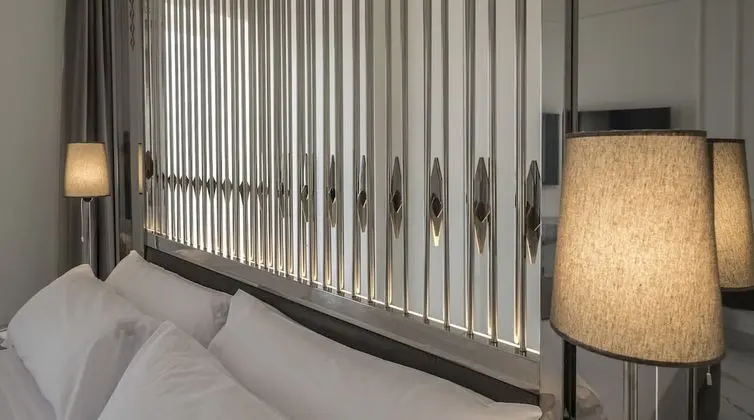 Tek Büyük Yataklı Oda (with Spa Access)