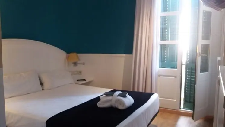 Tek Büyük veya İki Ayrı Yataklı Oda (Interior)