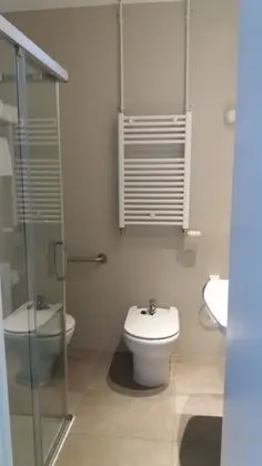 Tek Büyük veya İki Ayrı Yataklı Oda (Interior)