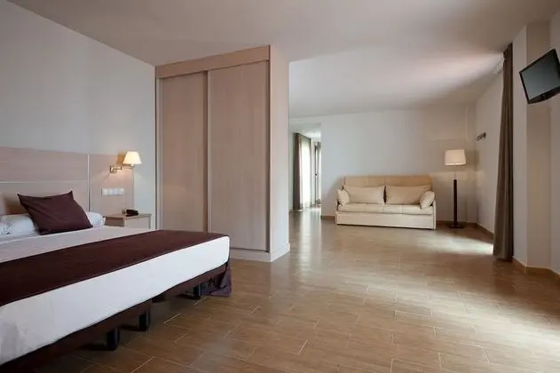 Tek Büyük veya İki Ayrı Yataklı Oda