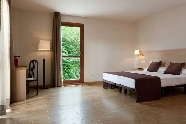 Tek Büyük veya İki Ayrı Yataklı Oda