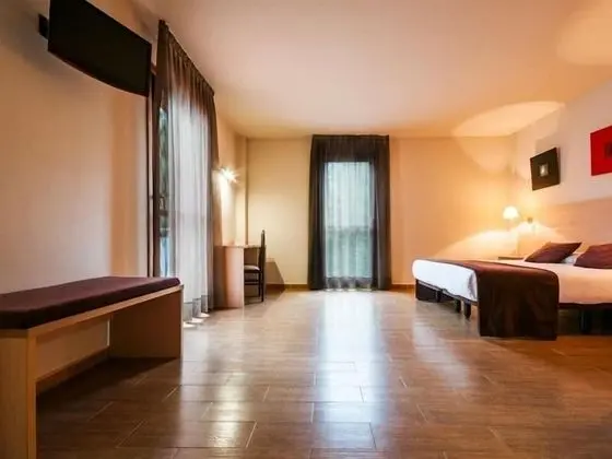 Tek Büyük veya İki Ayrı Yataklı Oda