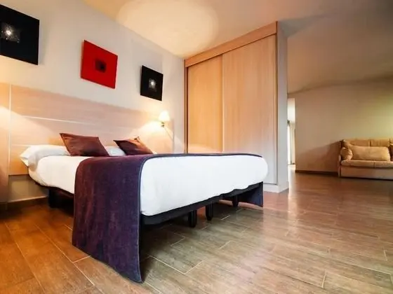 Tek Büyük veya İki Ayrı Yataklı Oda