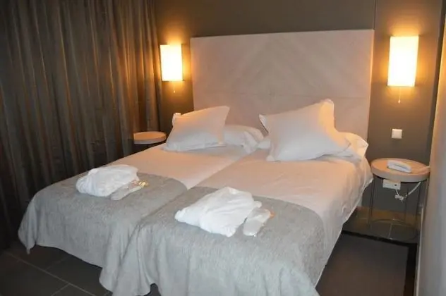 Basic Tek Büyük veya İki Ayrı Yataklı Oda, Zemin Kat