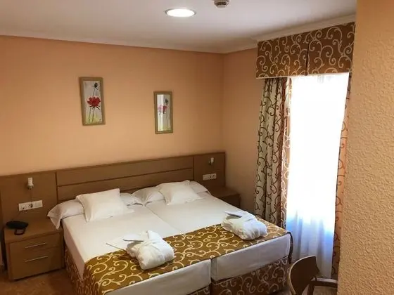 Standard Tek Büyük veya İki Ayrı Yataklı Oda