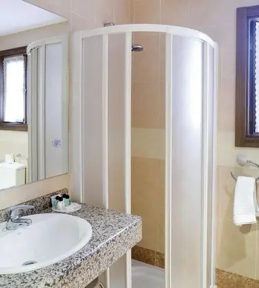 Standard Tek Büyük veya İki Ayrı Yataklı Oda