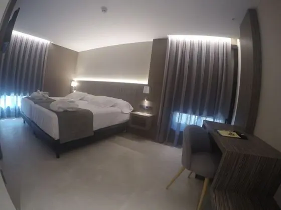 Superior Tek Büyük veya İki Ayrı Yataklı Oda