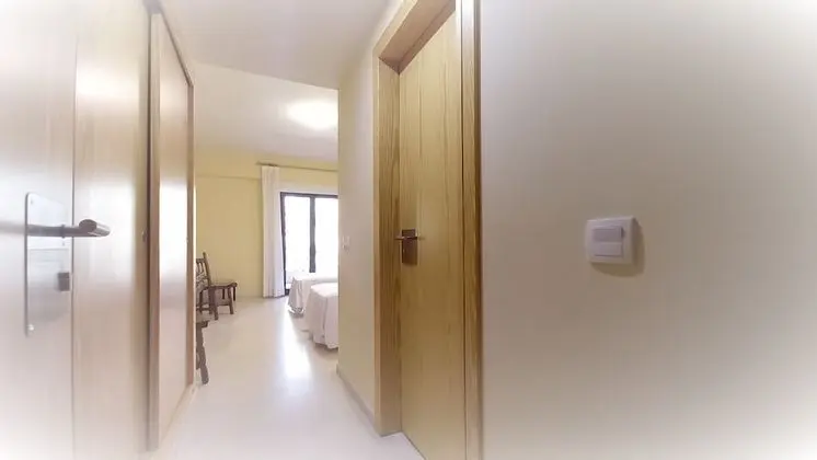 Tek Büyük veya İki Ayrı Yataklı Oda, Teras