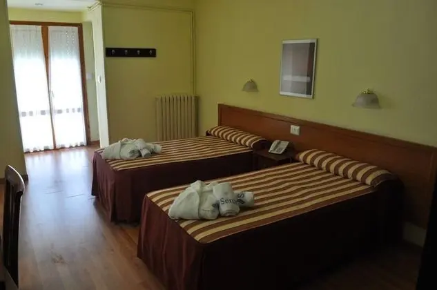 Büyük Yataklı Tek Kişilik Oda